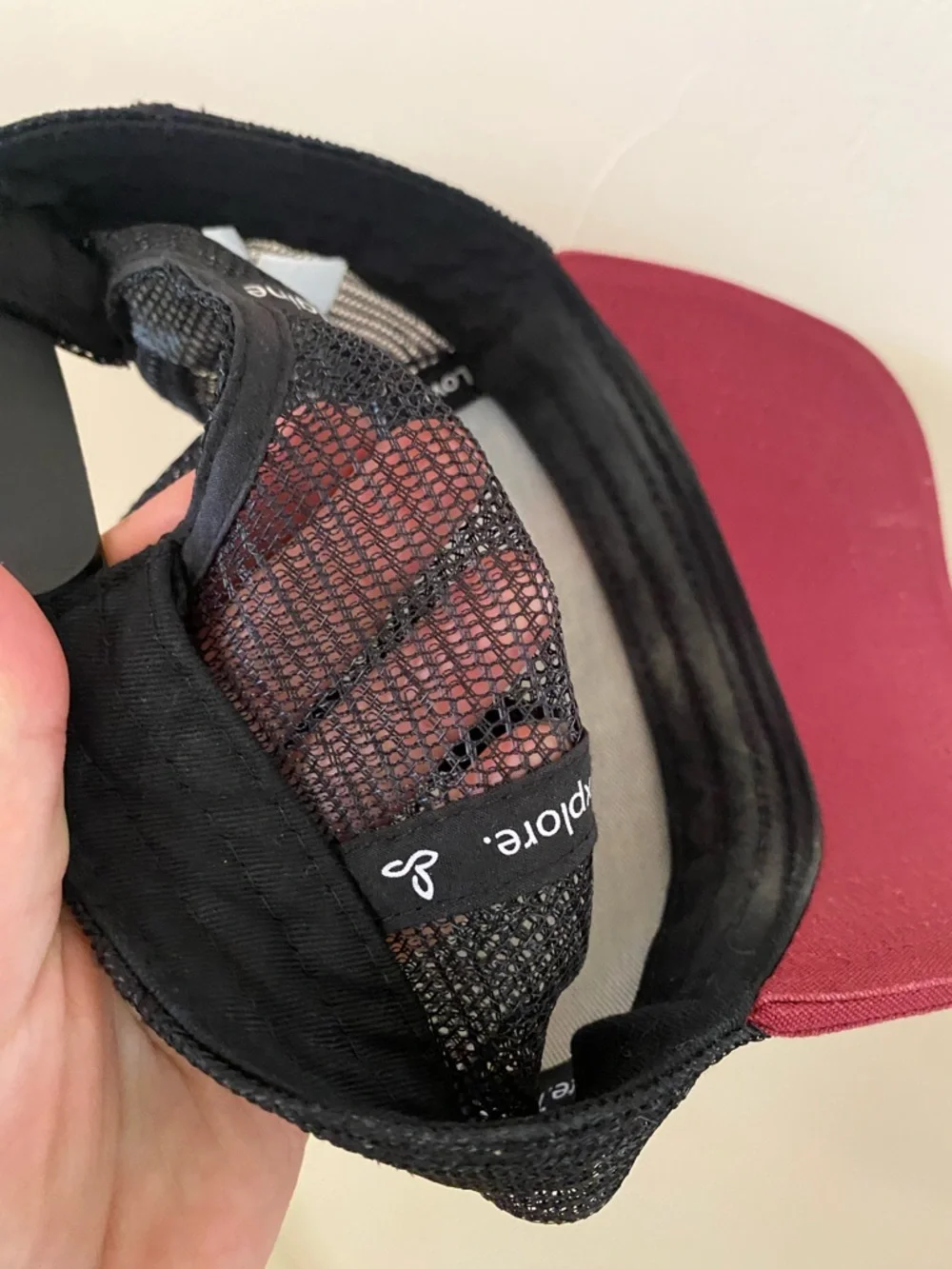 prAna Abstract Camo Trucker Hat Snapback Mesh Mesh Cap Burgundy Black